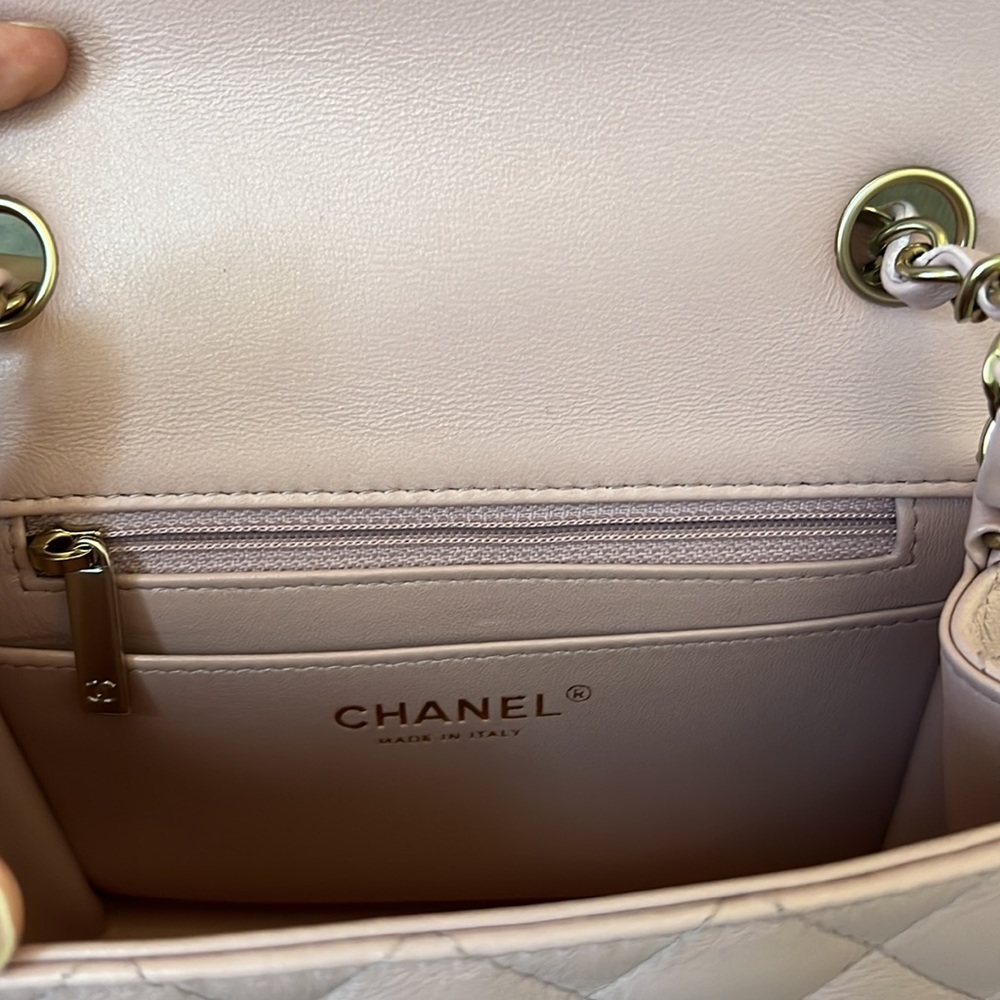 Chanel 22a Light Pink with Light Gold Hardware Square Mini Lambskin - Picture 12 of 17